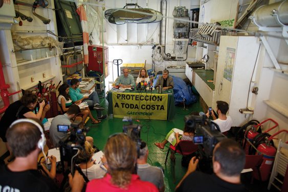 Rueda de prensa en el buque 'Esperanza'
